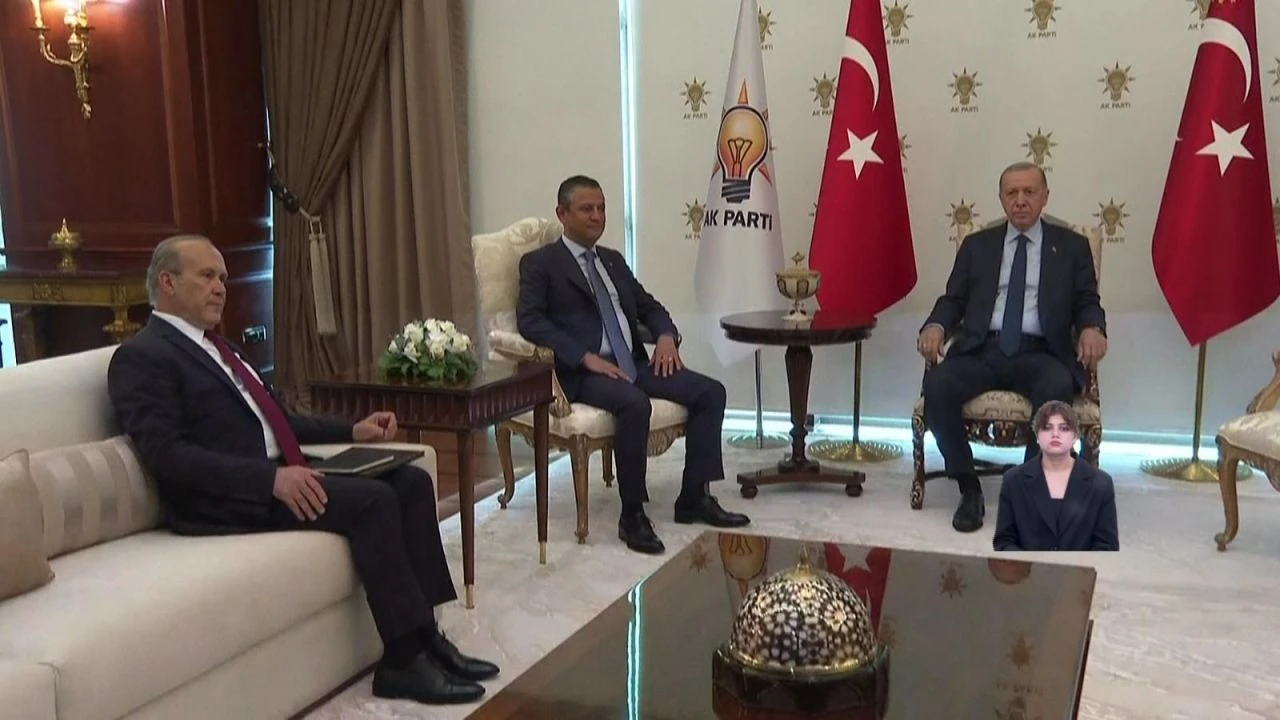 Ekrem İmamoğlu'nun Roma gezisine Özgür Özel'den ilk yorum!  - 3. Resim