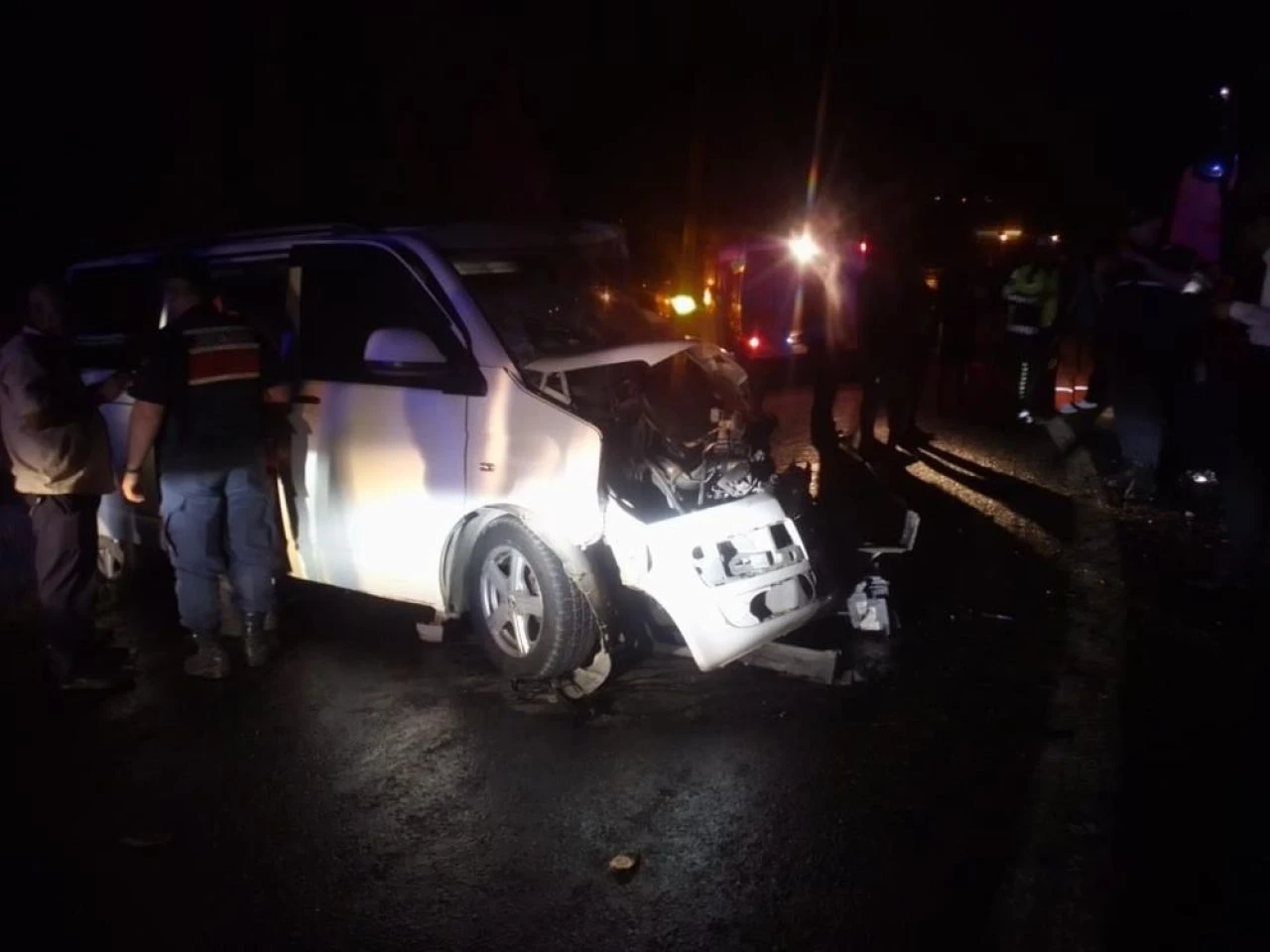 Kız isteme dönüşü korkunç kaza: 6'sı ağır 14 kişi yaralandı