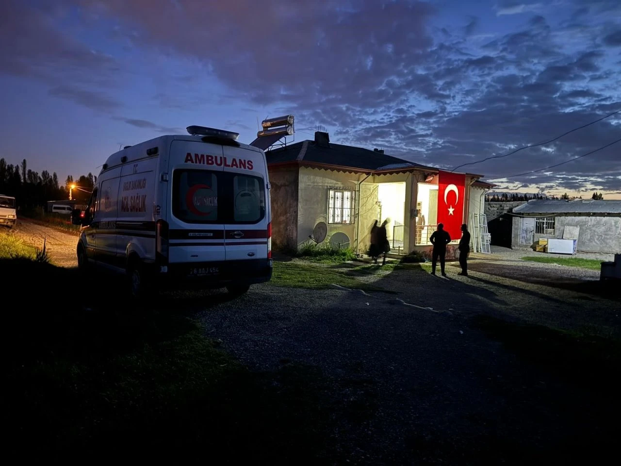 Pençe Kilit şehidi Vedat Zorba'nın acı haberi ailesine verildi