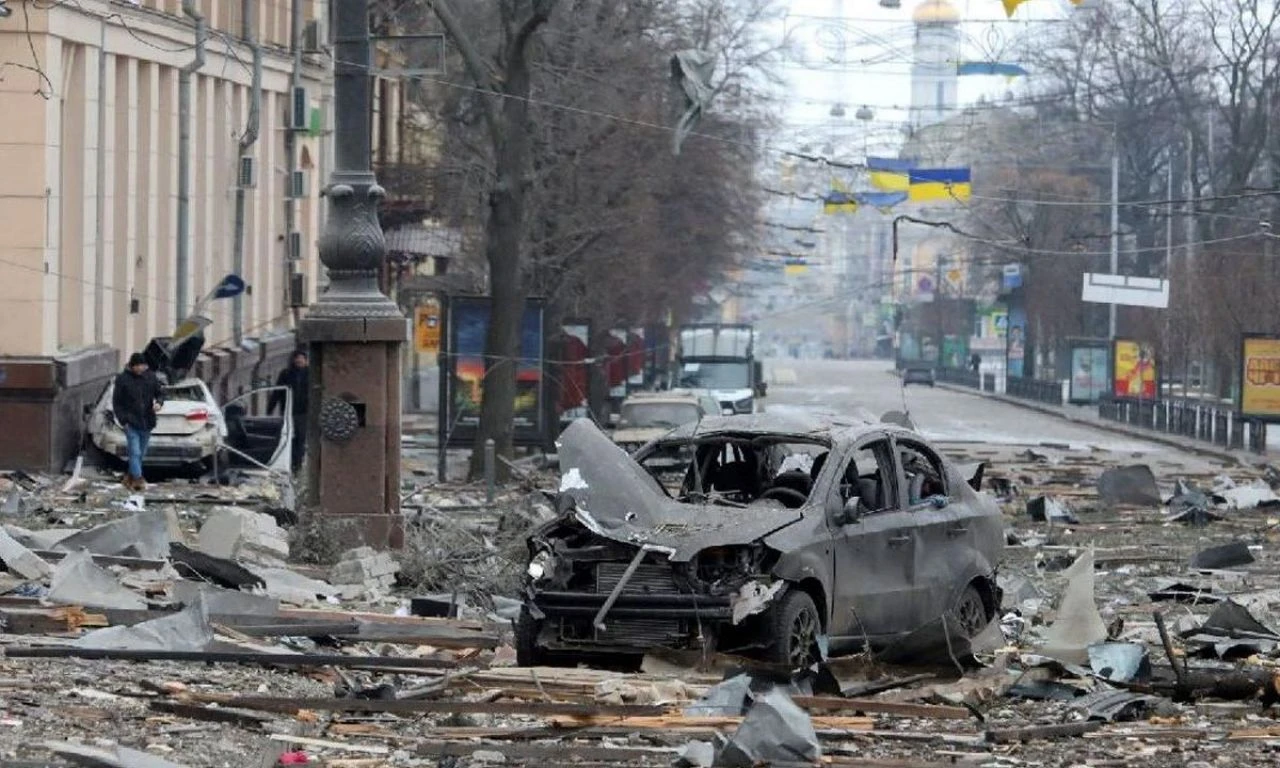 Rus ordusu Harkov'a füze yağdırdı vurdu: Çok sayıda ölü ve yaralı var - 1. Resim