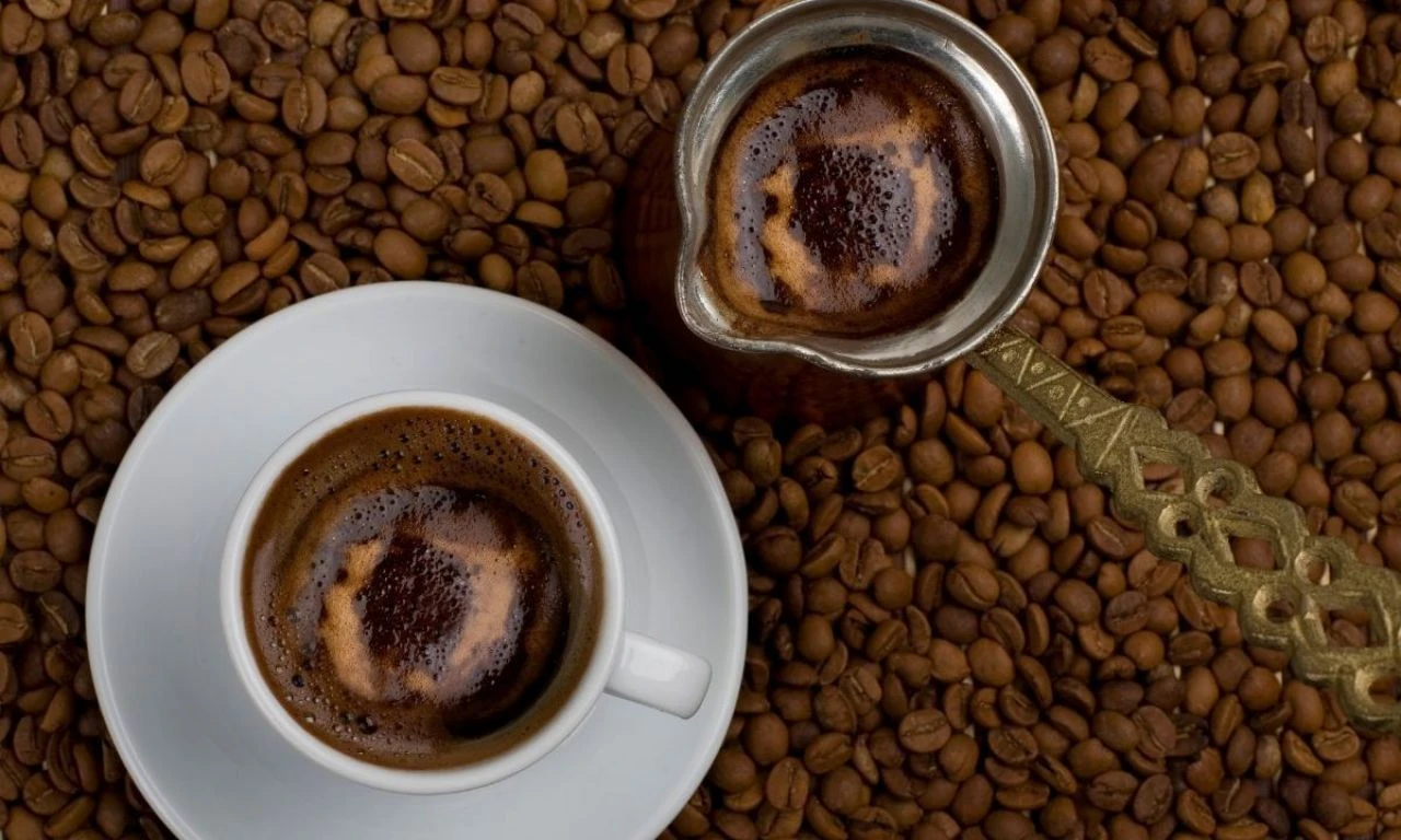 Türk kahvesine zam geldi, tiryakiler için lüks oldu! Artık gram gram satılıyor