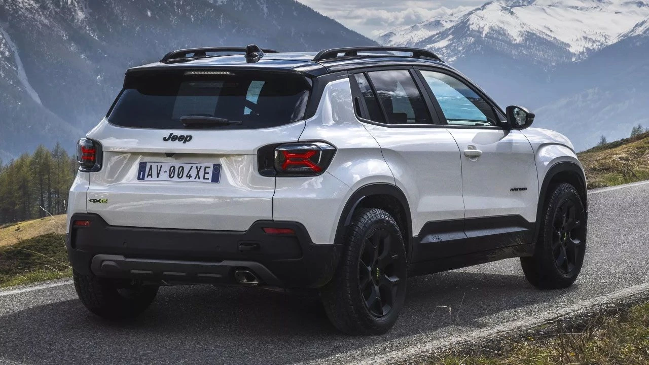 Yeni Jeep Avenger, çift motoru ve 4x4 yapısıyla tanıtıldı - 1. Resim