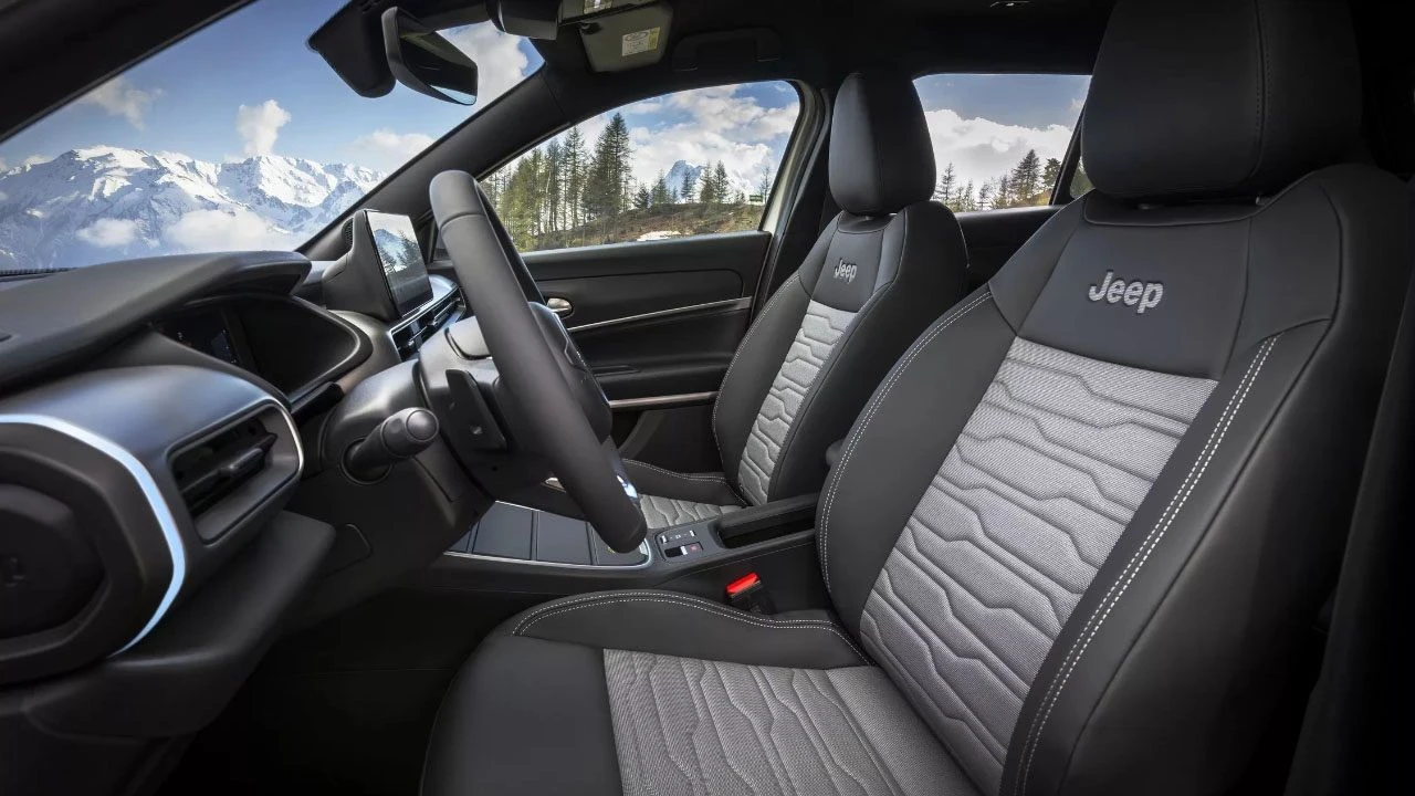 Yeni Jeep Avenger, çift motoru ve 4x4 yapısıyla tanıtıldı - 4. Resim