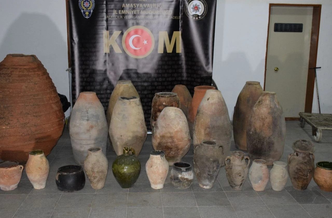 Bekçilerin dikkati kaçakçılığı önledi! Minibüste 26 adet ele geçirildi