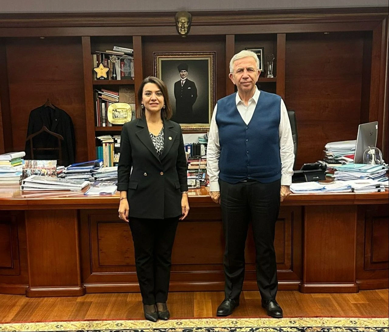 Canlı yayın konuğu Gamze Taşcıer CHP Genel Başkan Yardımcısı olarak görev yapıyor