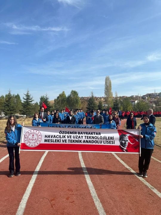 Emanetine sahip çıkan bir gençlik! Köklerden göklere