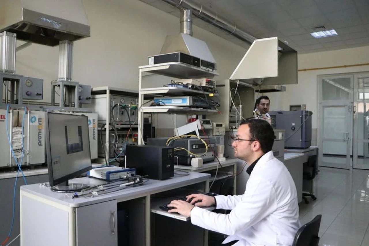 İnsansız hava araçlarının uçuş süresini artıracak yakıt pili geliştirildi