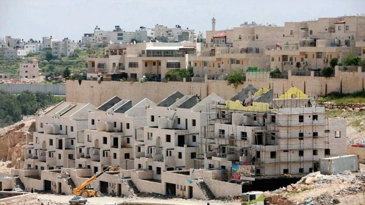 İşgalcilerden Batı Şeria'da yeni toprak gaspı! Çalıyor ve bina dikiyorlar - 1. Resim