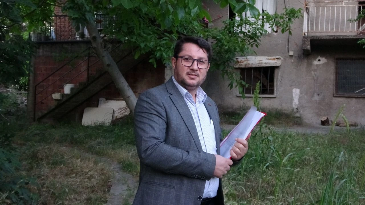 50 yıllık arsada görülmemiş olay! Davayı kaybetti yetmedi ailesinin bulunduğu ev park alanı oldu - 4. Resim