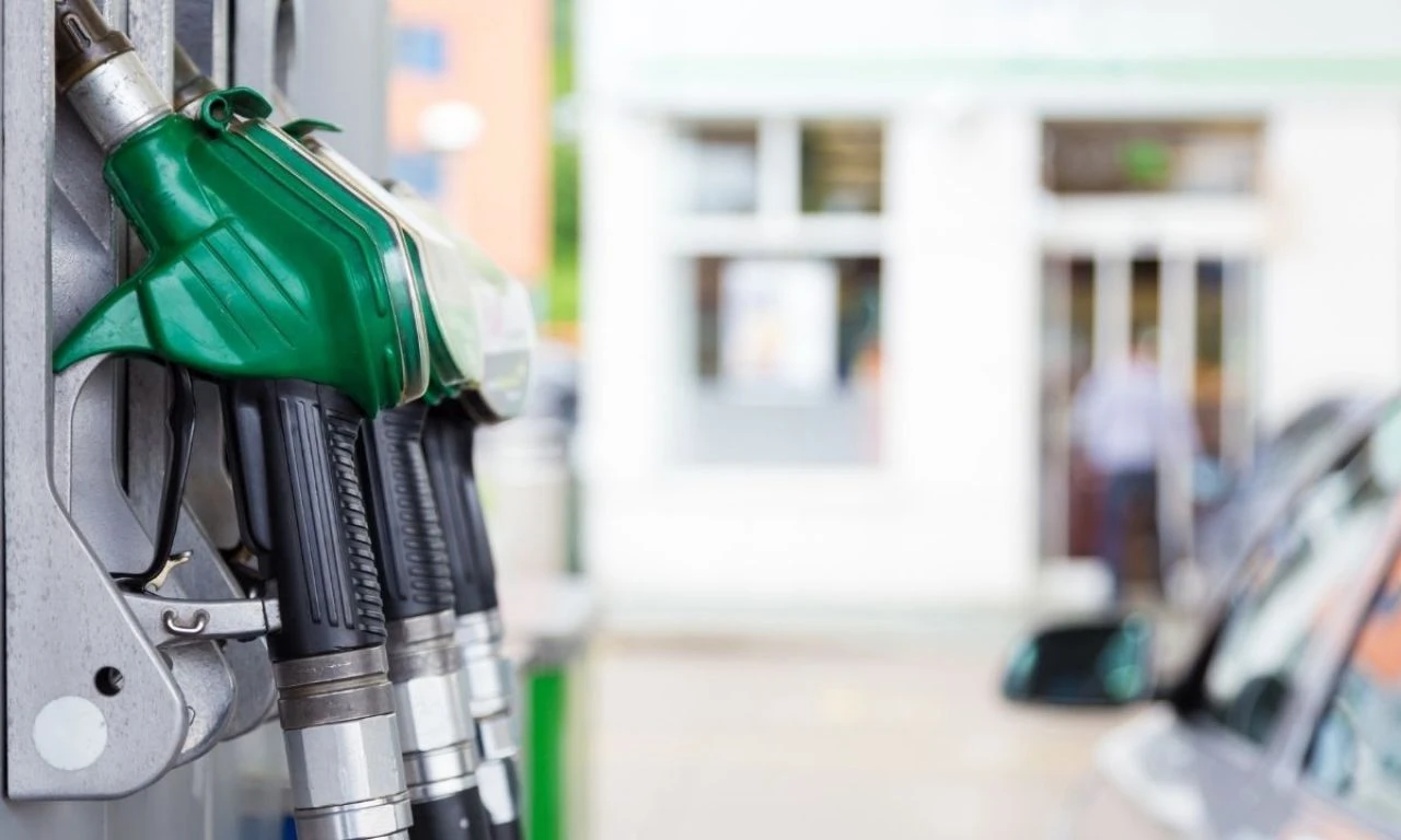 Akaryakıt fiyatlarında rakamlar değişti! Benzin indirimi pompaya yansıdı