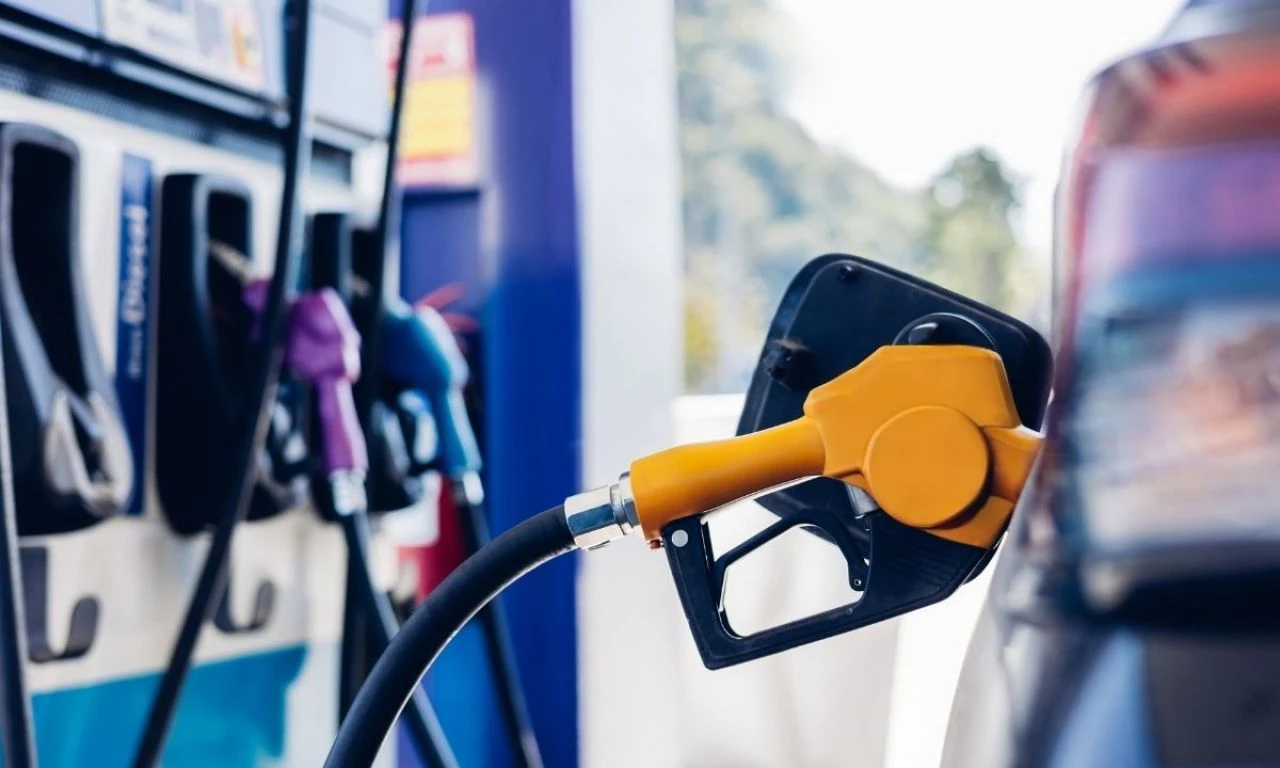 Akaryakıt fiyatlarında rakamlar değişti! Benzin indirimi pompaya yansıdı