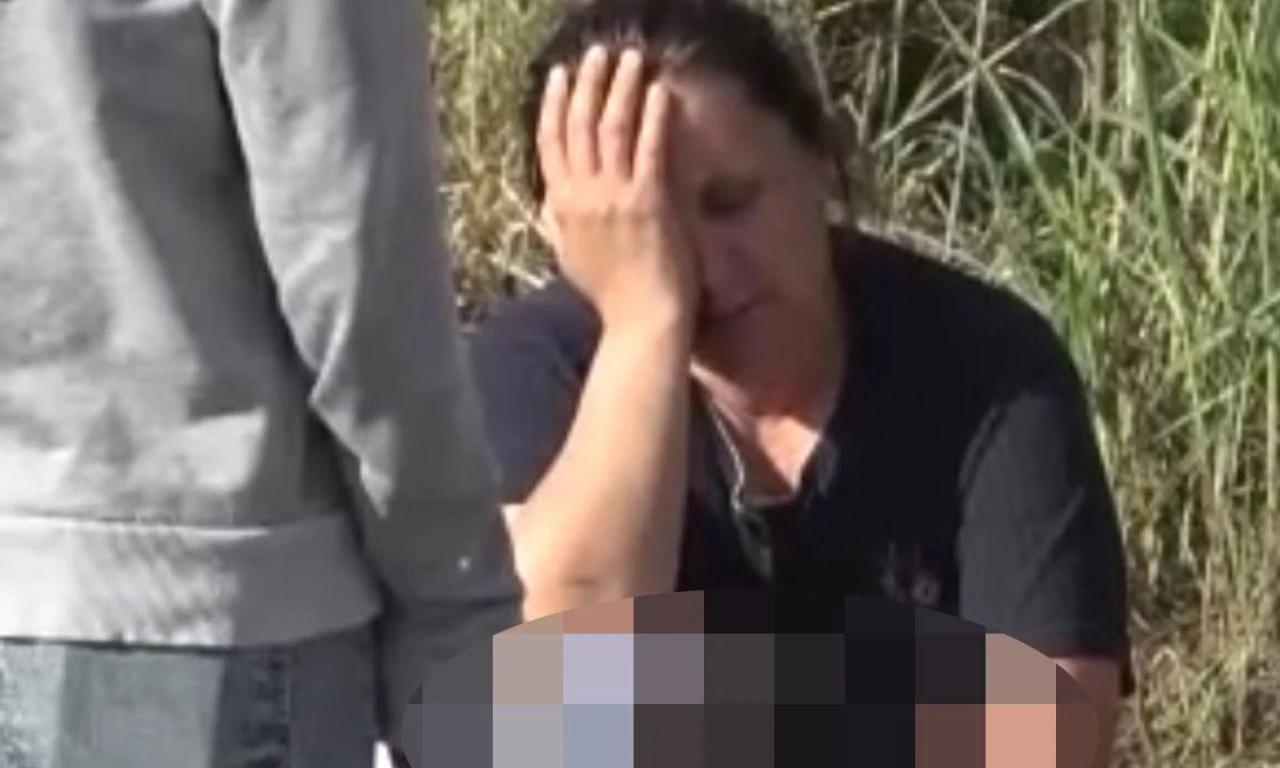 Bu acıya yürek dayanmaz: Boğularak ölen çocuğunun başını son kez okşadı