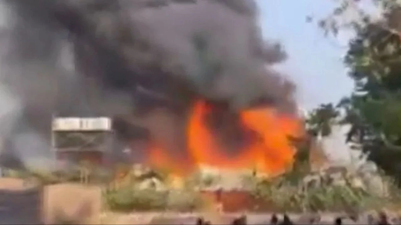 Çocuk hastanesinde korkunç yangın: Bebekler için alevlerin arasına daldılar, 6 acı haber geldi