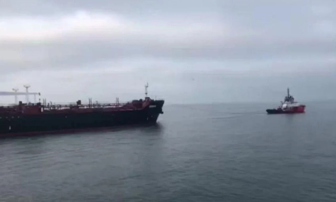 İstanbul Boğazı'nda petrol yüklü gemi arıza verdi