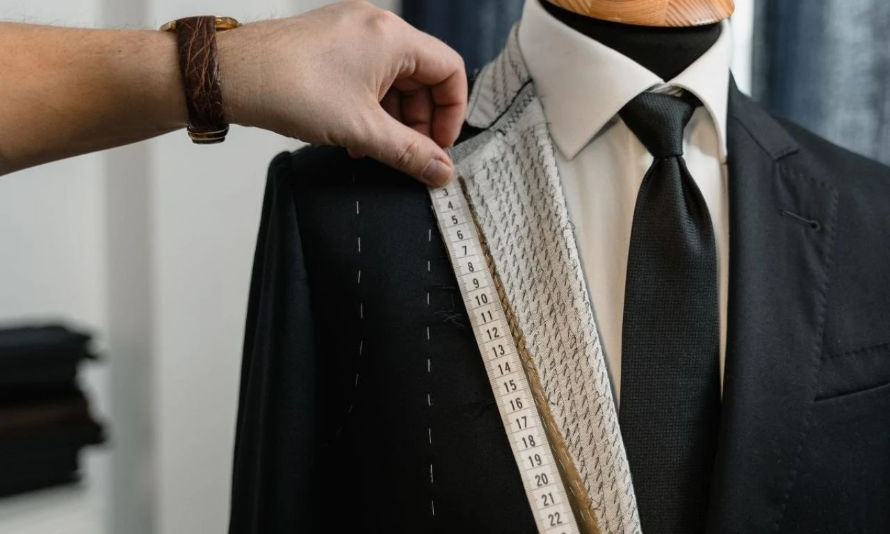 Kumaşa talep arttı, terzilik popüler oldu! Özel dikim elbiseler piyasanın yarı fiyatına denk geliyor