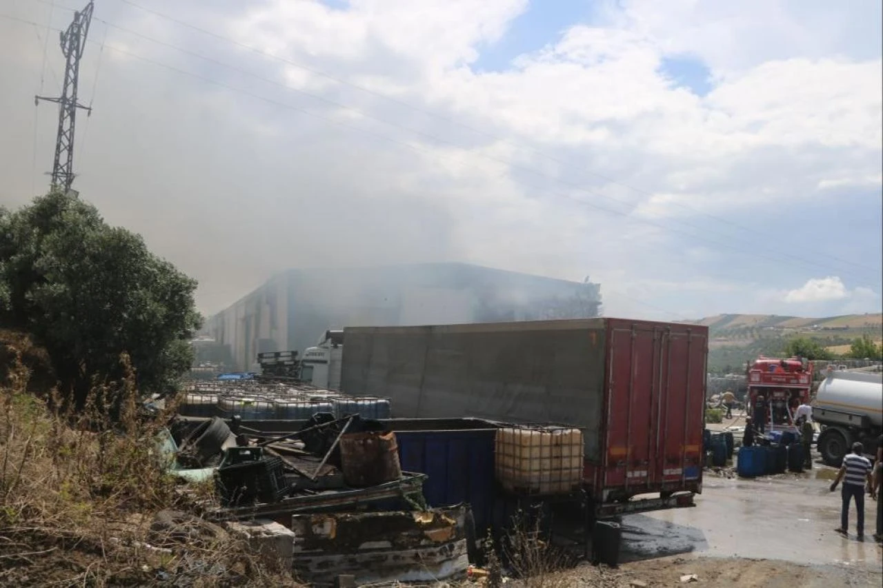 Zeytinyağı fabrikasında korkutan yangın - 2. Resim