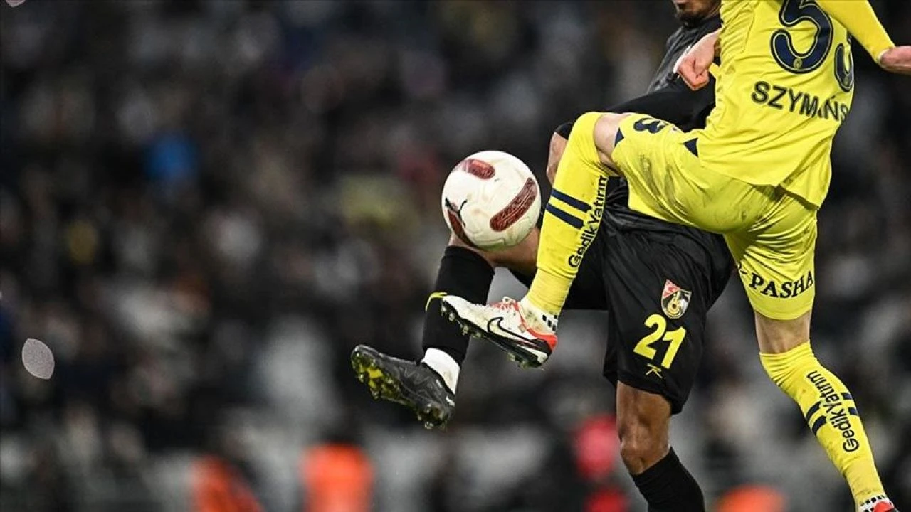 Fenerbahçe İstanbulspor karşılaşmasının VAR hakemi İtalyan Marco Di Bello karnesi