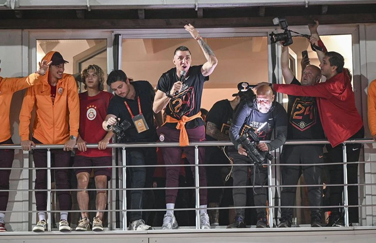 Avrupa basınında Galatasaray şaşkınlığı! Şampiyonluğu manşetlerine taşıdılar - 1. Resim