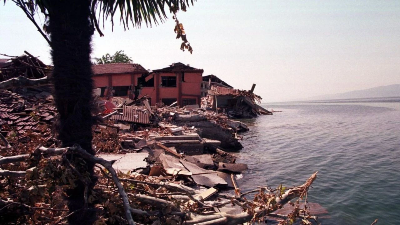 İstanbul'un yarısını yok eden depremi hatırlattı! Japon deprem uzmanı Moriwaki: