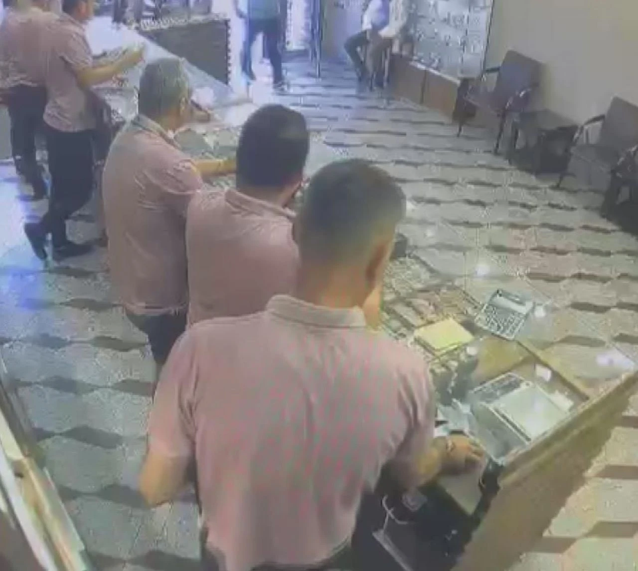 Patronunun gözdesiydi, yaptıklarıyla şoke etti...