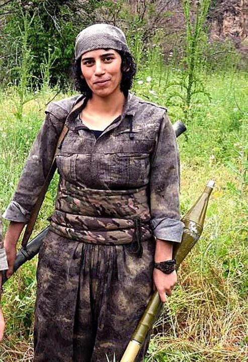 PKK'ya bir darbe daha! 5 askerimizi şehit etmişti... Kadın suikastçı öldürüldü