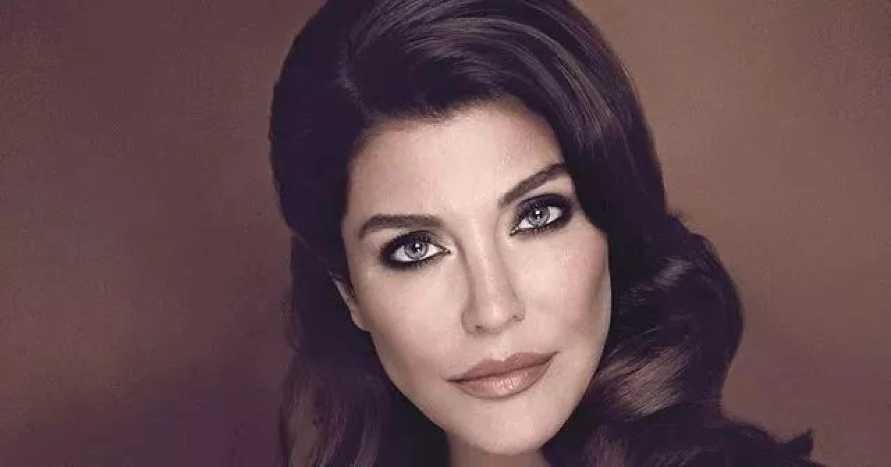 Deniz Akkaya'nın kızının babası ve eski eşi iş insanı Efe Önbilgin'dir - 1. Resim