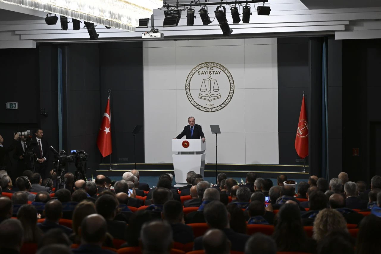 Erdoğan'dan İmamoğlu'na "Roma turu" eleştirisi: Hiçbir haklı gerekçesi yok