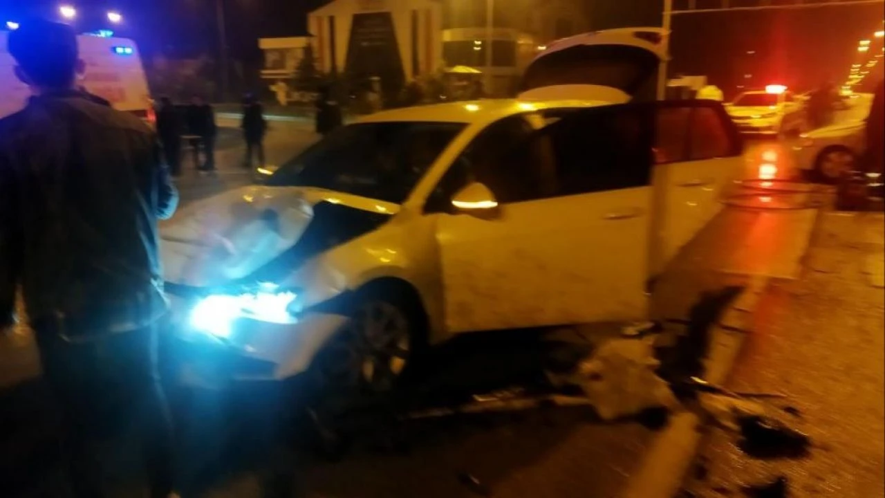 Erzurum’da can pazarı! İki otomobil birbirine girdi: 3 ölü, 5 yaralı