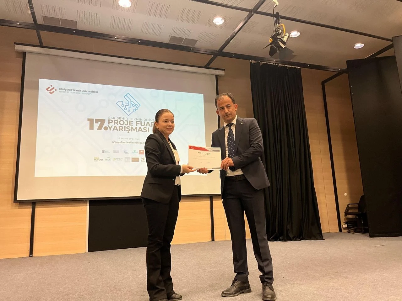 Hem para ödülü hem de iş verilecek!