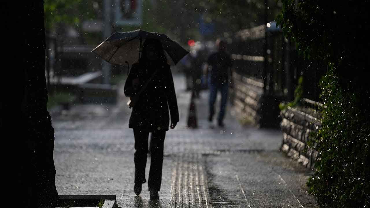 İstanbul, Ankara, Bursa... Meteoroloji&#039;den 20 il için sarı alarm: Kuvvetli geliyor!