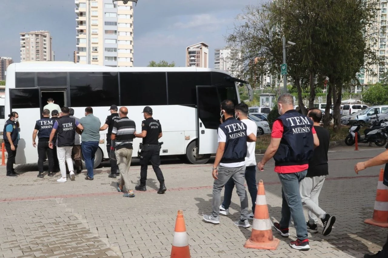 Mersin'de DEAŞ operasyonu! 9 kişi yakalandı - 1. Resim