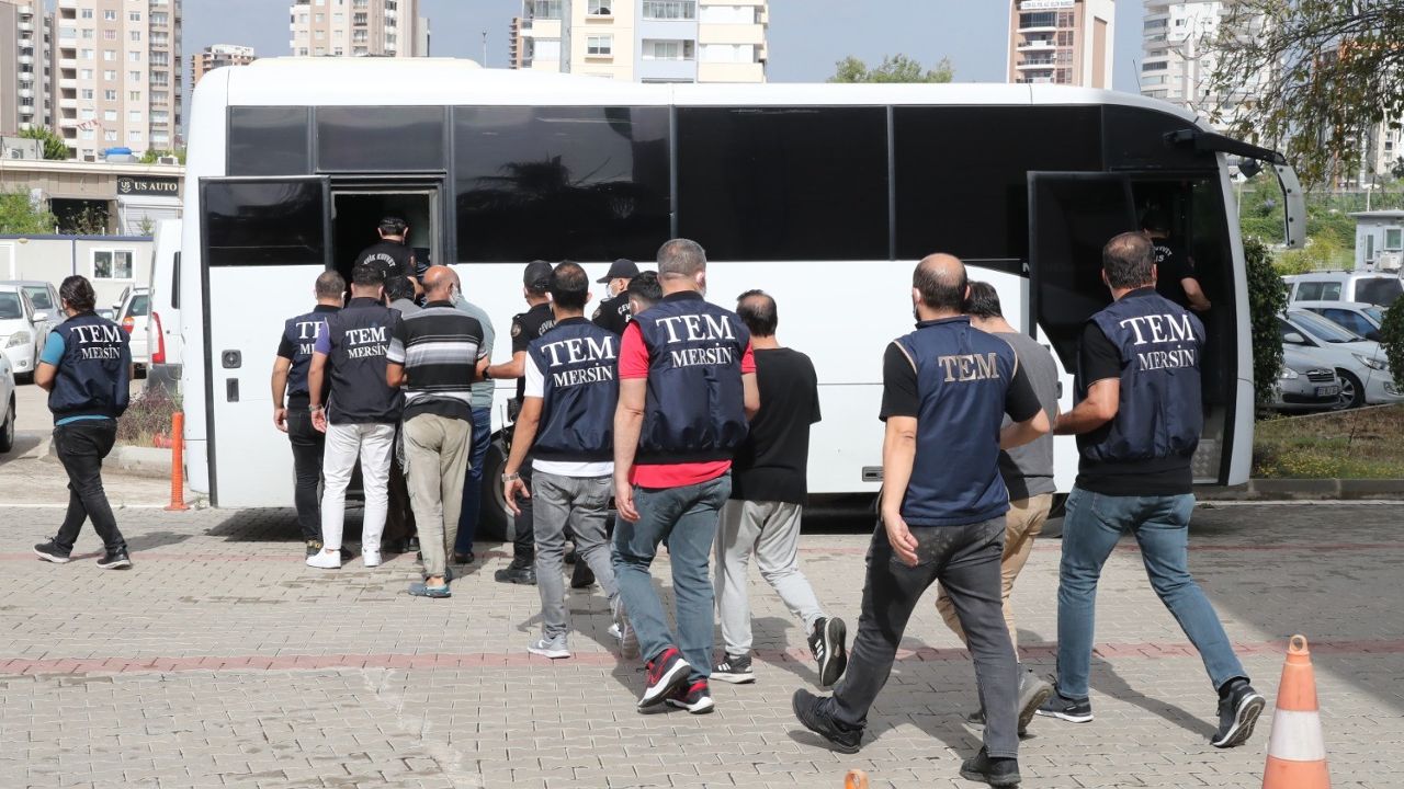 Mersin&#039;de DEAŞ&#039;a darbe! 9 kişi yakalandı