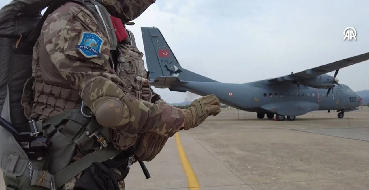 Milli Savunma Bakanlığı 'sızma harekatı' görüntülerini paylaştı