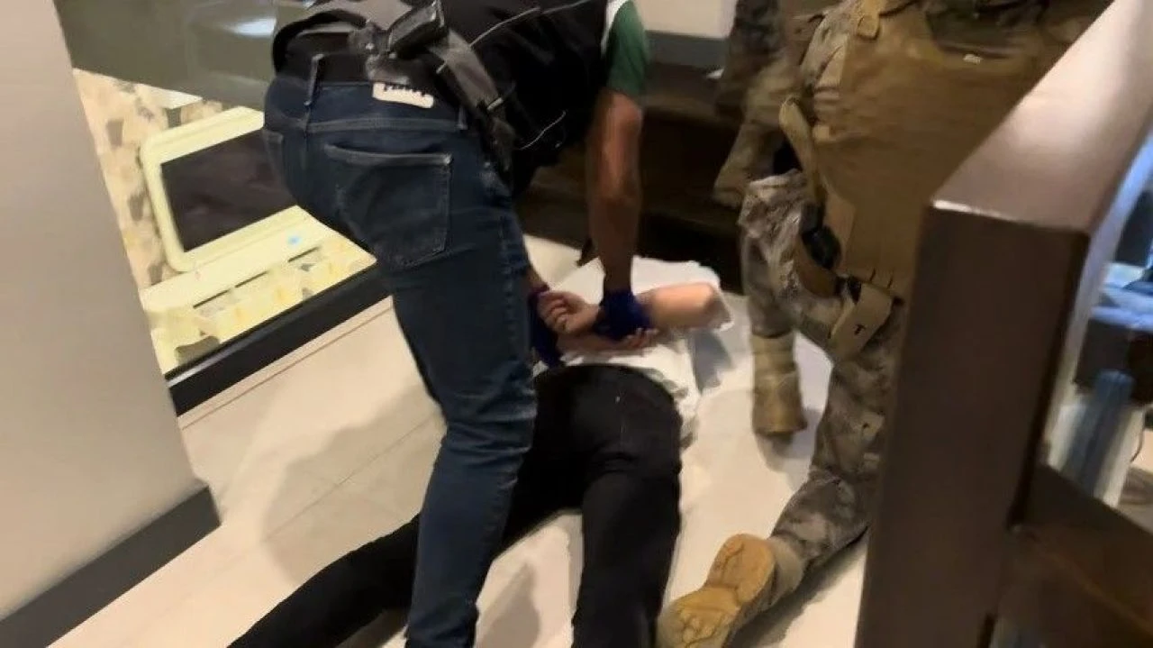 Özel harekat destekli büyük operasyon! Rekor düzeyde yakalandı... - 1. Resim