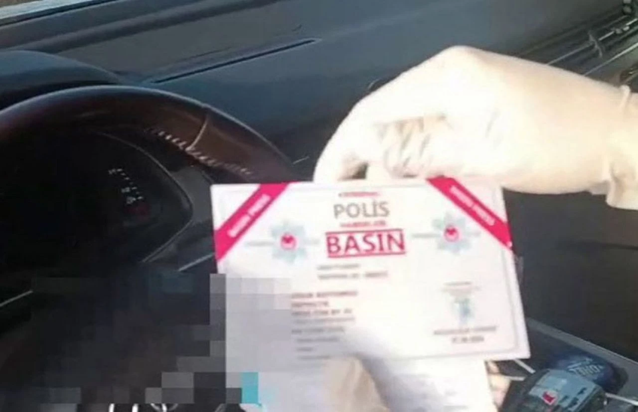 Sahte basın kartı ile 600 bin TL dolandırdılar