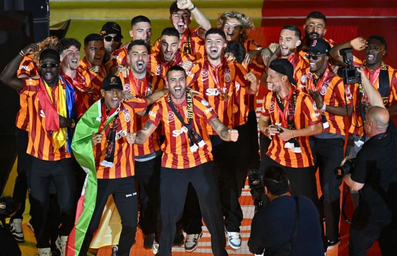 Şampiyon Galatasaray Avrupa'da ilk 10'da! - 1. Resim