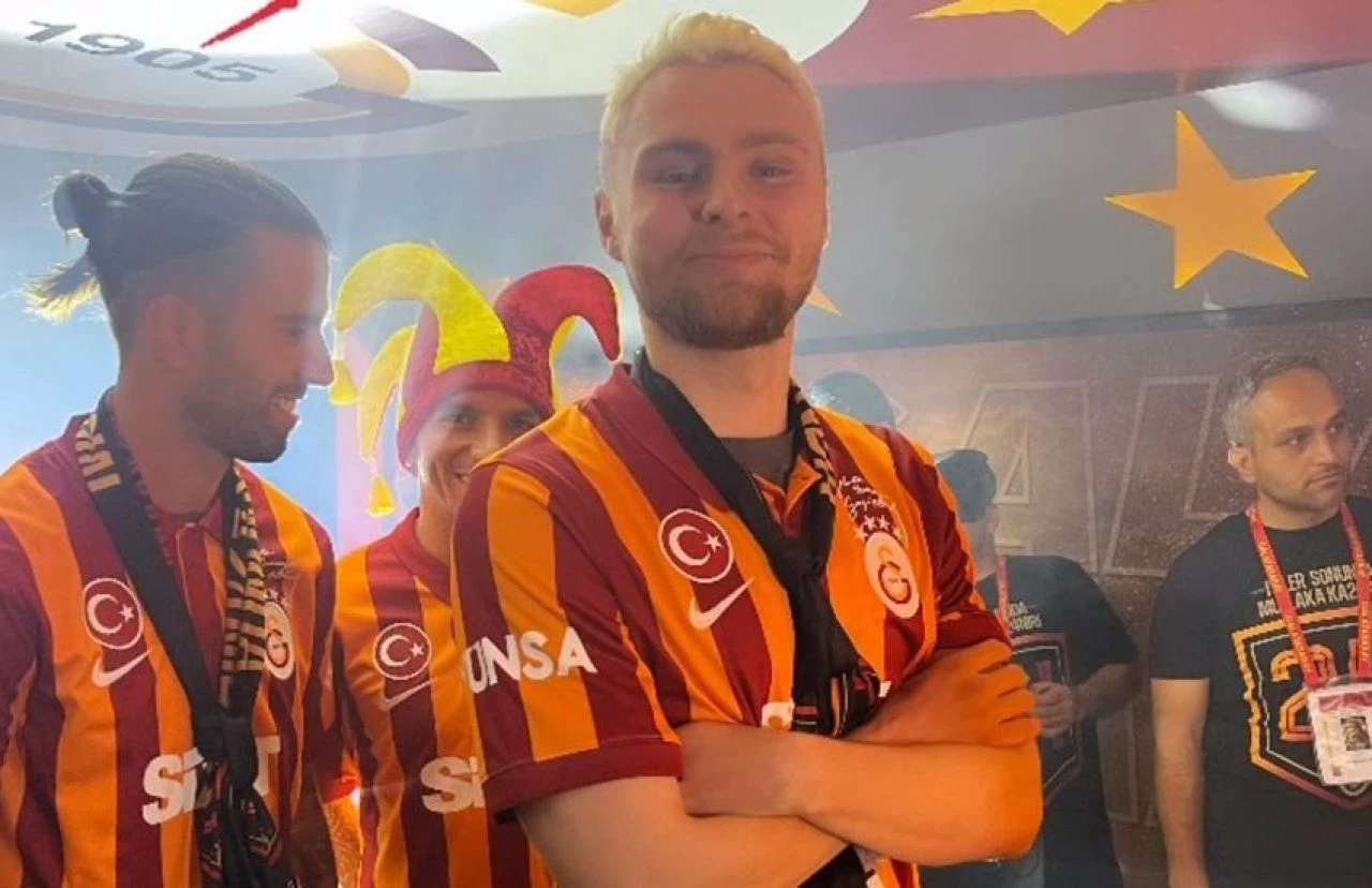 Victor Nelsson'dan Galatasaray taraftarına tepki: