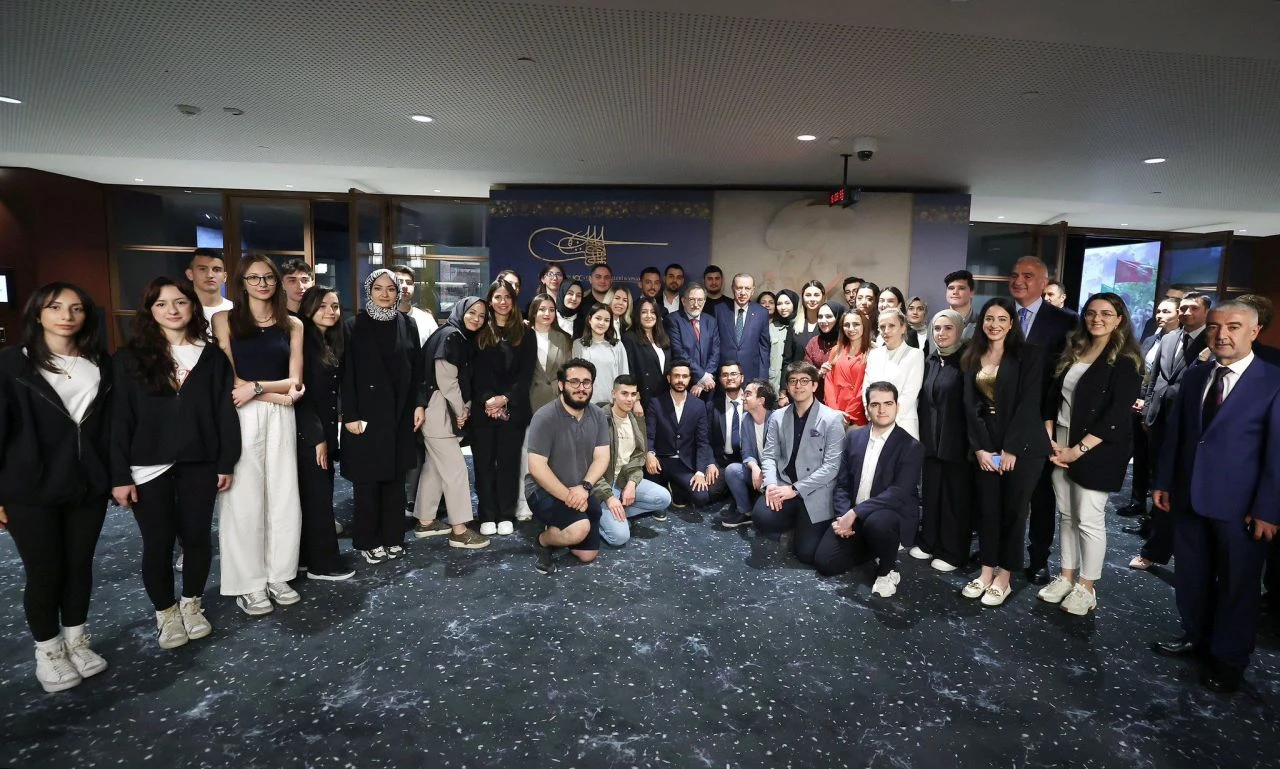 Cumhurbaşkanı Erdoğan Fatih Sultan Mehmet Sergisi'nde tek tek inceledi bilgi aldı