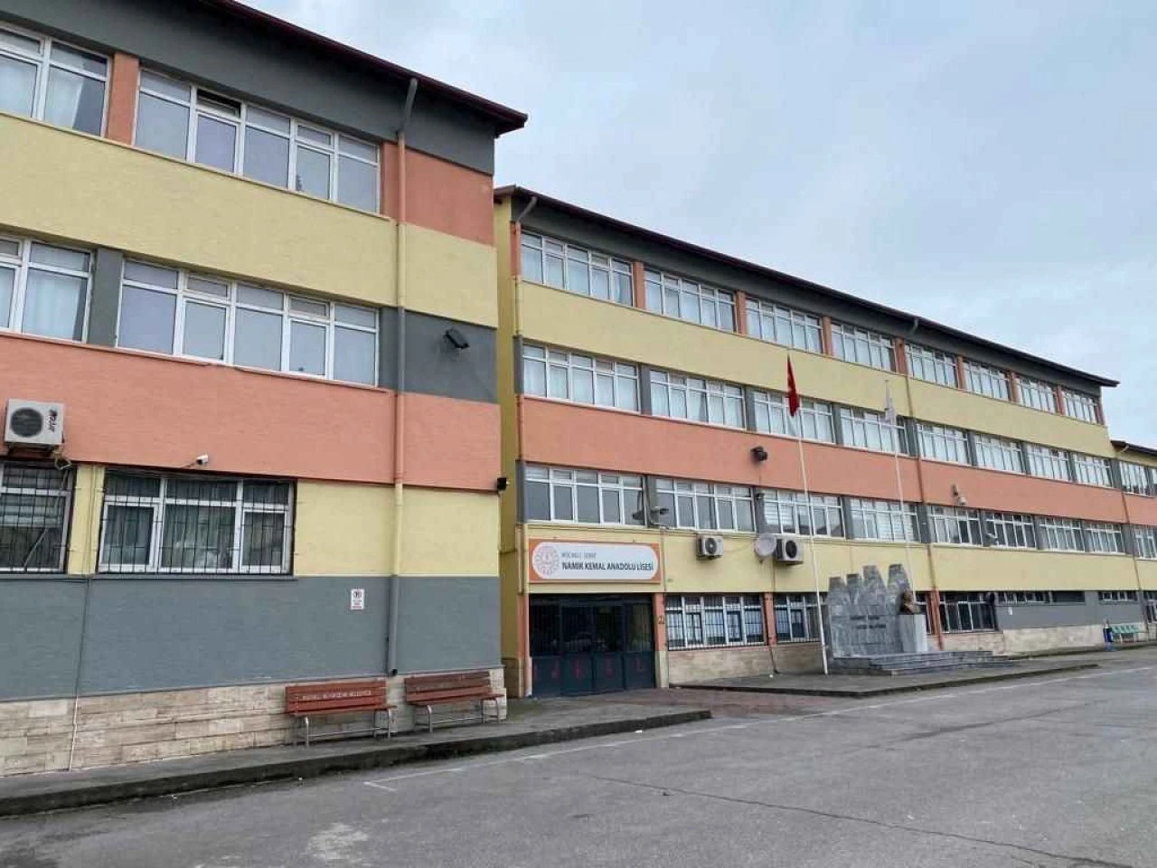 Depreme karşı '4 okuldan 1'i riskli' haberi panikletti, Milli Eğitim Müdürlüğü'nden açıklama geldi - 1. Resim