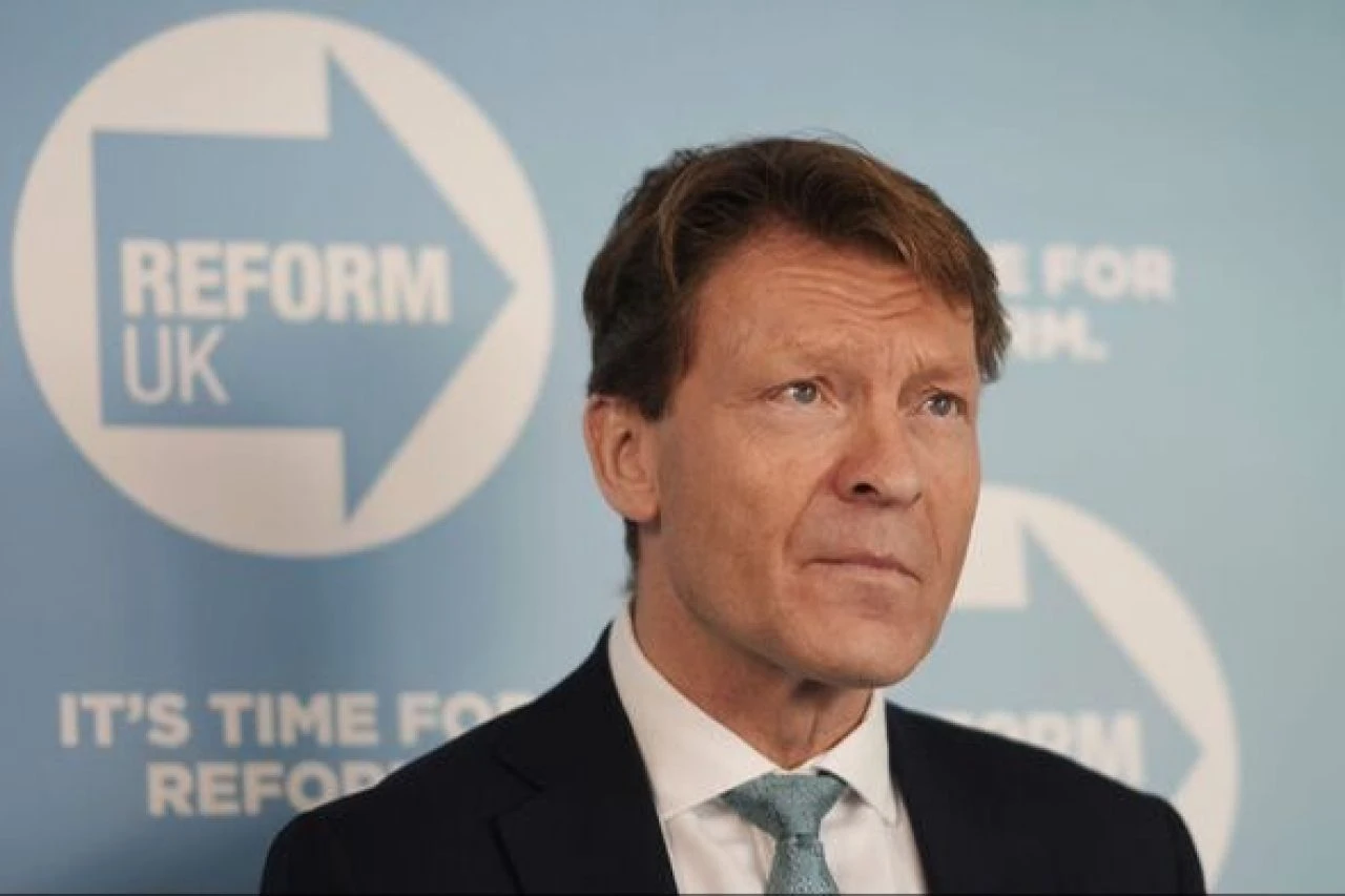 Göçmen karşıtı parti liderinden İngiltere'de popülerleşen Türk berberlere skandal suçlama