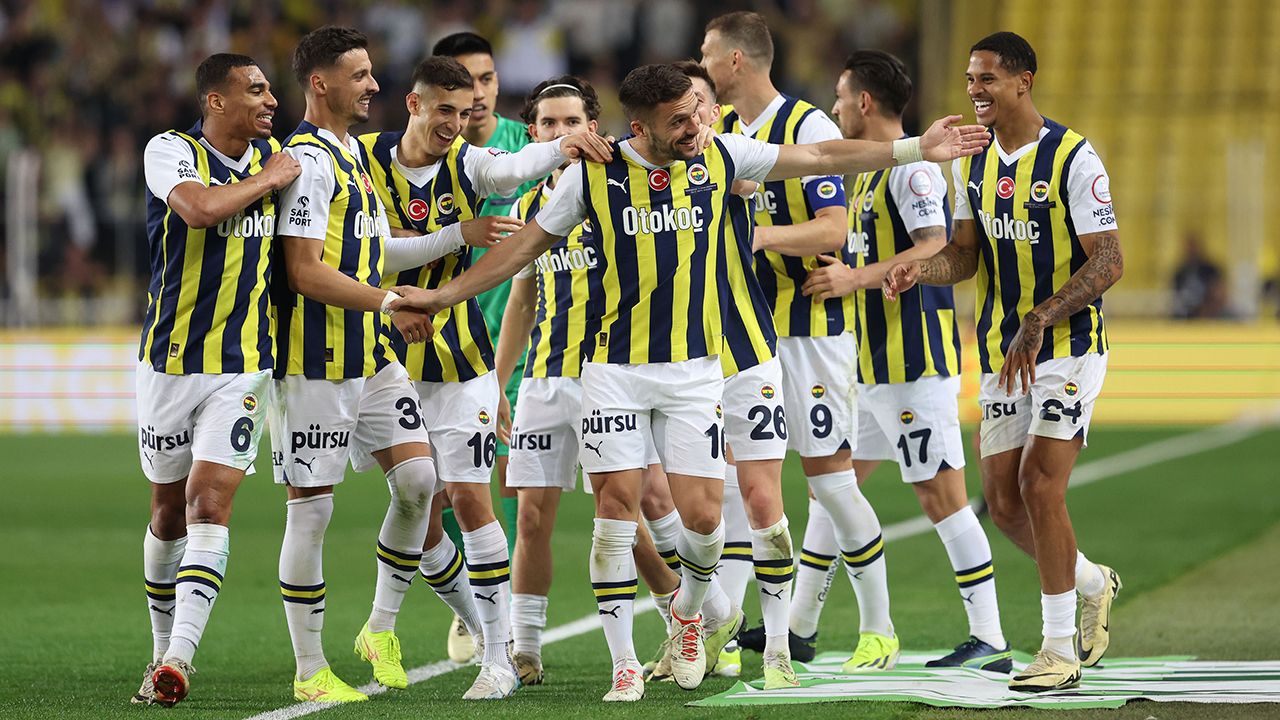 Rekorları alt üst eden Fenerbahçe sezonu kupasız tamamladı!