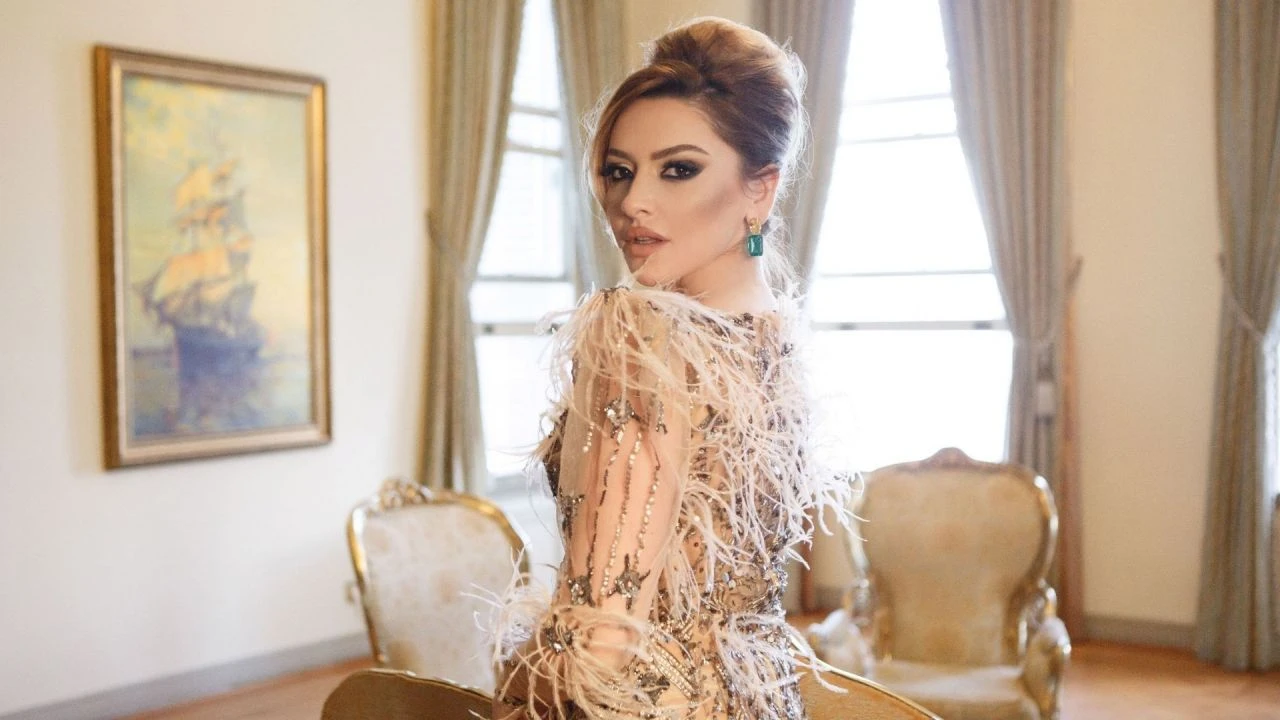 Sevda Türküsev'den Hadise'nin sahne kıyafetine sert tepki!
