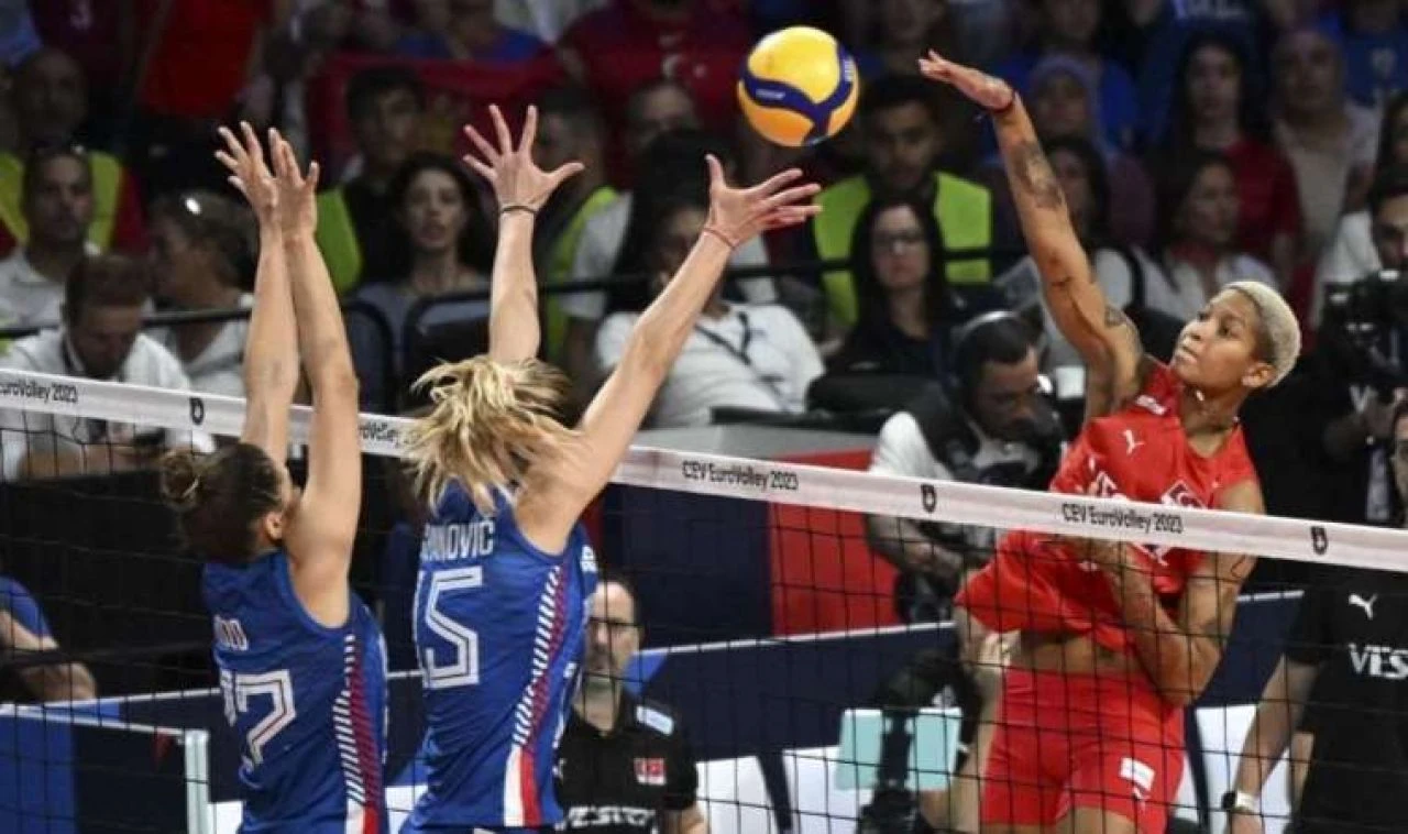 Sırbistan - Türkiye Milletler Ligi Filenin Sultanları voleybol maçı 31 Mayıs'ta yapılacak - 1. Resim
