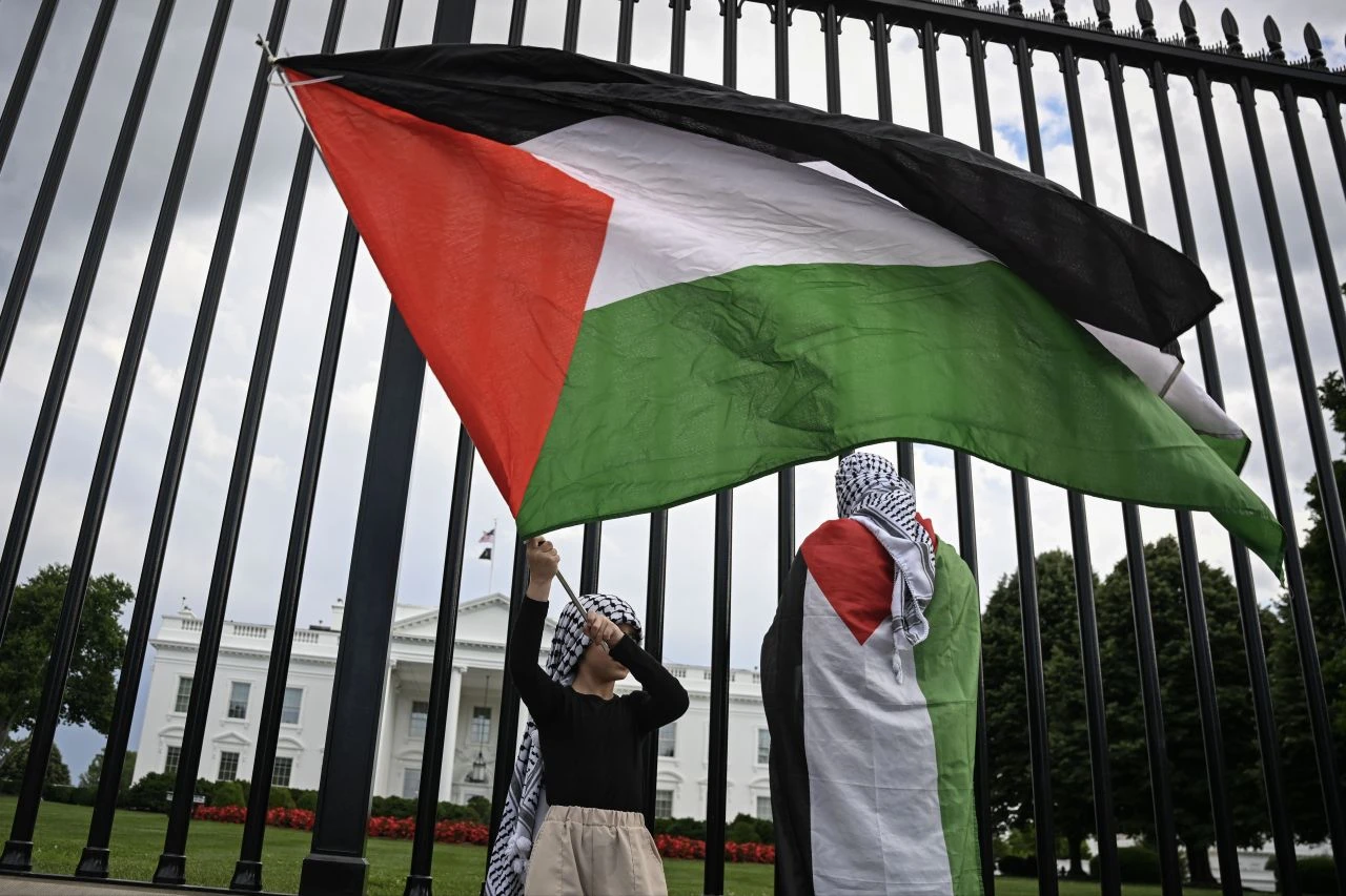 Tüm engellemelere rağmen 30 milyon kişi paylaştı! Yapay zeka tarafından üretilen "Filistin Refah" görseli rekor kırdı - 1. Resim