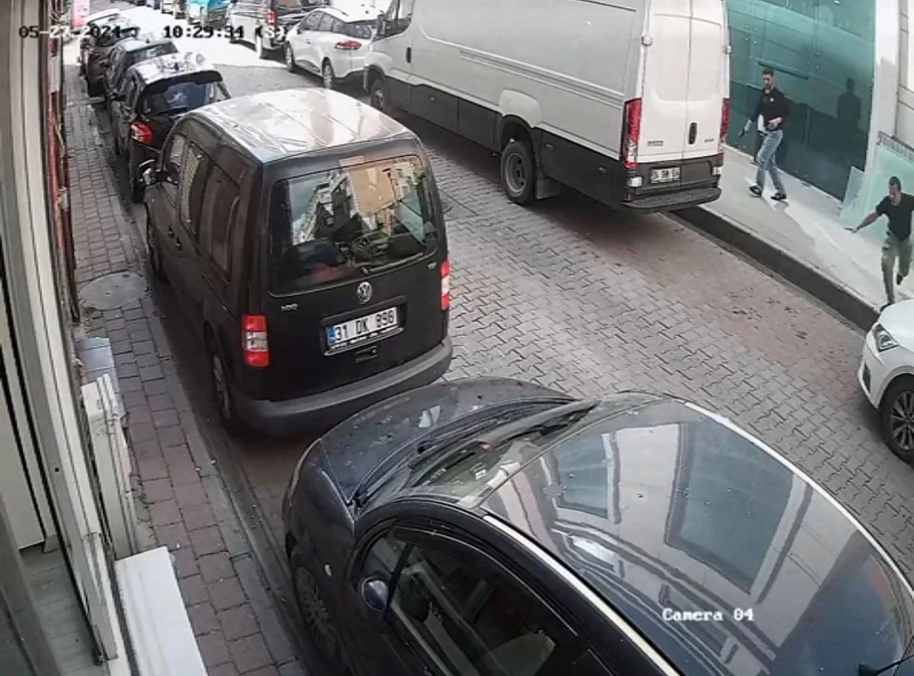 Yanına çağırdığı adamı silahla vurdu: Dehşet anları kamerada