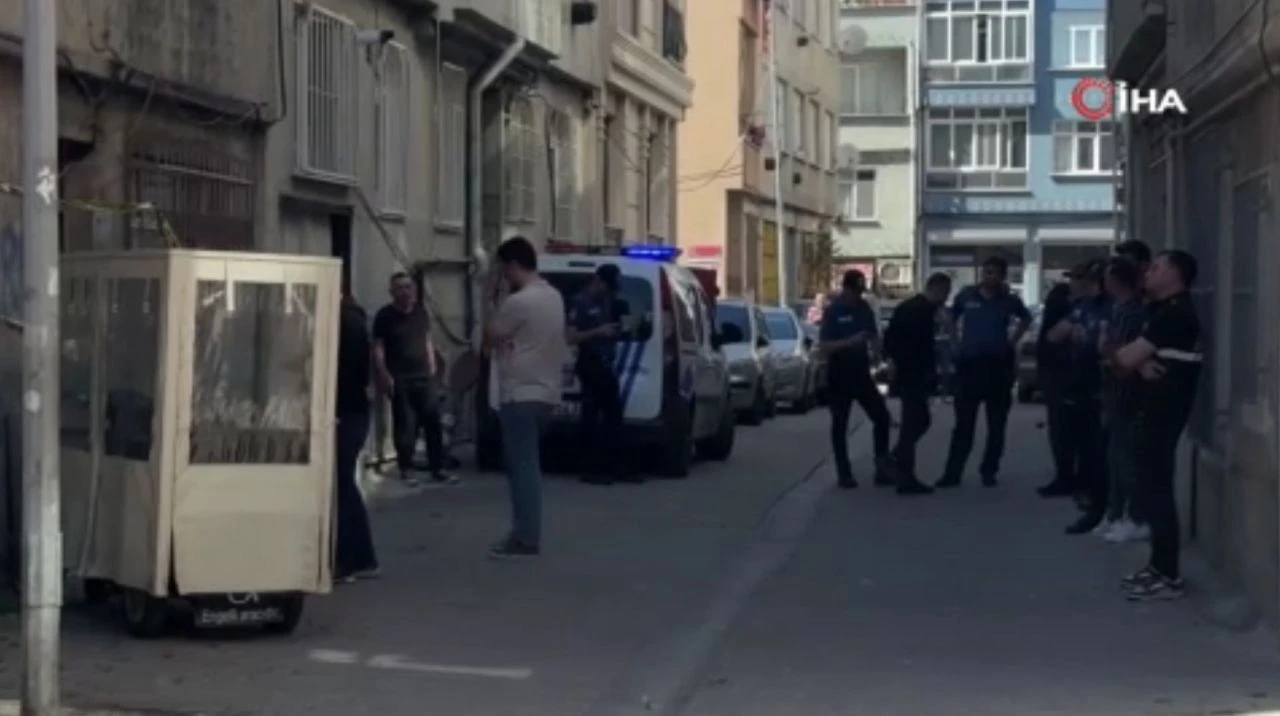 Bayrampaşa'da erkek dehşeti! Eşini ve kızını vurarak öldürdü 