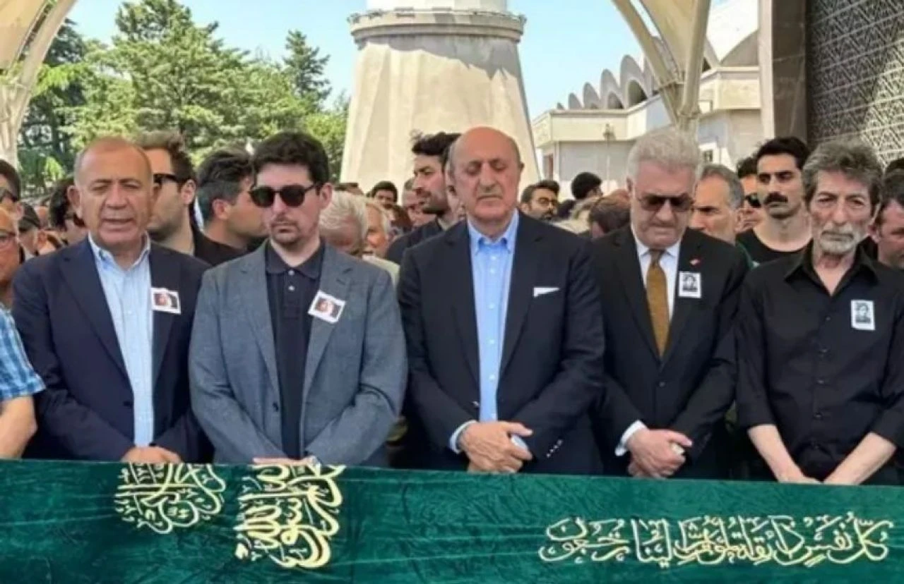 Dün hayatını kaybeden Ahmet Uğurlu’nun abisi Mustafa Uğurlu ayakta durmakta güçlük çekti