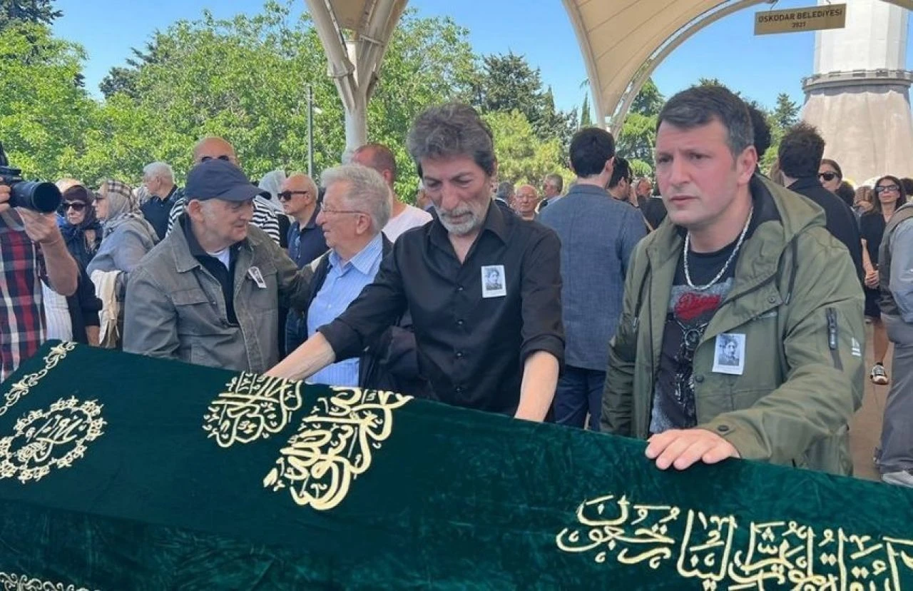 Dün hayatını kaybeden Ahmet Uğurlu’nun abisi Mustafa Uğurlu ayakta durmakta güçlük çekti