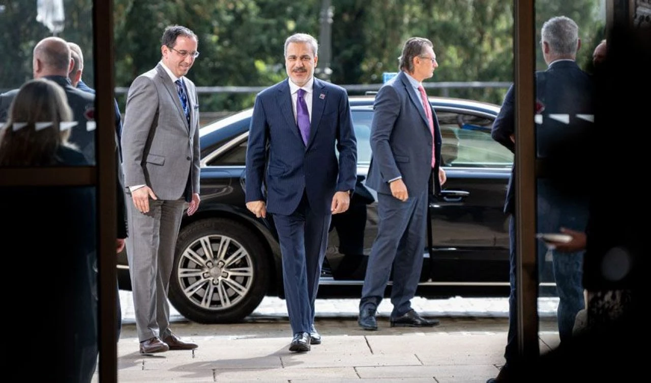 Hakan Fidan NATO Dışişleri Toplantısı'nda! Diplomasi trafiği yoğun - 1. Resim