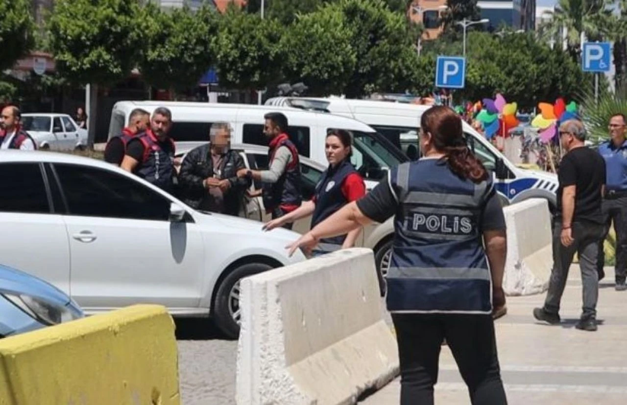 Müge Anlı küplere binmişti! Emniyetteki linç girişimini polisler engelledi - 3. Resim